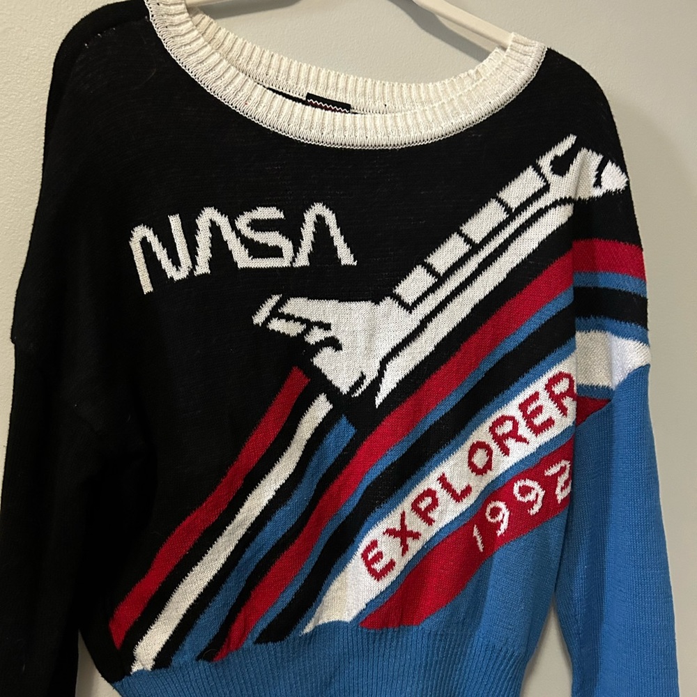 Women’s Space sweater